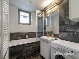 Pronájem bytu 2+kk, Praha - Žižkov, Hartigova, 58 m2