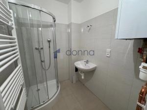 Pronájem bytu 2+kk, Praha, Bulharská, 43 m2