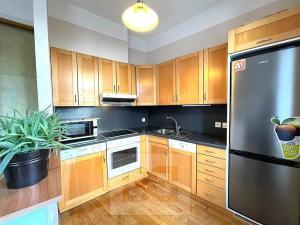 Pronájem bytu 2+kk, Praha - Holešovice, Umělecká, 58 m2