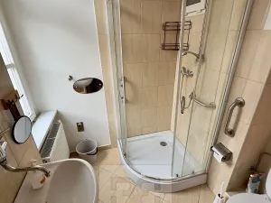 Pronájem bytu 2+kk, Praha - Malá Strana, Petřínská, 38 m2