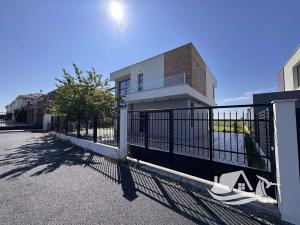 Prodej rodinného domu, Pomorie, Bulharsko, 196 m2