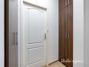 Pronájem bytu 3+1, Praha - Hlubočepy, Lamačova, 70 m2