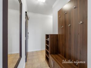 Pronájem bytu 3+1, Praha - Hlubočepy, Lamačova, 70 m2