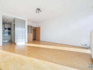 Pronájem bytu 2+kk, Praha, Zubrnická, 56 m2