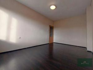 Prodej bytu 2+1, Hrádek, 1. máje, 46 m2