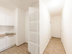 Pronájem bytu 2+1, Praha - Bubeneč, U zeměpisného ústavu, 46 m2