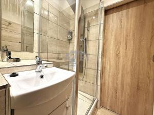 Prodej bytu 1+kk, Hranice - Hranice I-Město, Nádražní, 24 m2