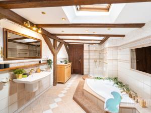 Prodej atypického bytu, Praha, Malostranské náměstí, 270 m2