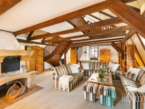 Prodej atypického bytu, Praha, Malostranské náměstí, 270 m2