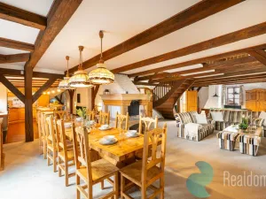 Prodej atypického bytu, Praha, Malostranské náměstí, 270 m2