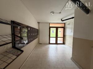 Pronájem bytu 1+1, Chomutov, Březenecká, 38 m2