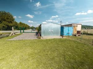 Prodej zahrady, Hradčany, 1928 m2