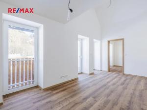 Prodej atypického bytu, Svoboda nad Úpou, Nádražní, 44 m2