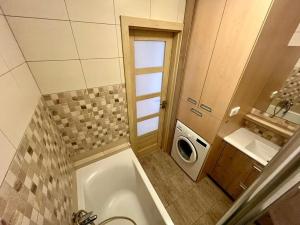 Prodej bytu 3+kk, Praha, Podnádražní, 60 m2