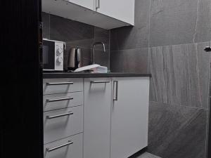 Pronájem kanceláře, Praha - Stodůlky, Prusíkova, 19 m2