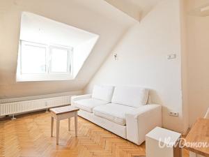 Pronájem bytu 1+kk, Praha - Vinohrady, V Horní Stromce, 42 m2