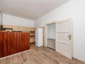 Pronájem bytu 1+1, Praha - Holešovice, Komunardů, 48 m2