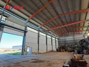 Prodej výrobních prostor, Dolní Chvatliny, 3690 m2