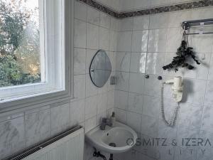 Pronájem bytu 1+1, Praha - Smíchov, Franty Kocourka, 55 m2