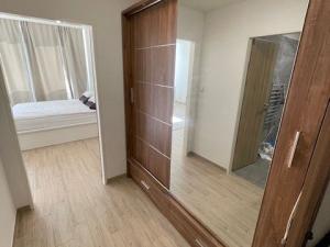 Pronájem bytu 1+kk, Praha - Vysočany, Na Harfě, 36 m2