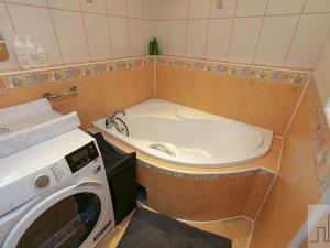 Prodej bytu 3+1, Litvínov, B. Němcové, 62 m2