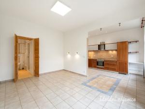 Pronájem bytu 1+1, Praha - Vršovice, Ruská, 43 m2