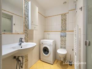 Pronájem bytu 1+1, Praha - Vršovice, Ruská, 43 m2