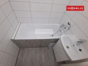 Pronájem bytu 3+1, Zlín - Malenovice, třída Svobody, 68 m2