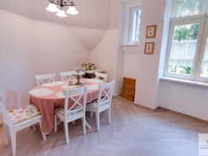 Pronájem bytu 3+1, Karlovy Vary, Krále Jiřího, 130 m2