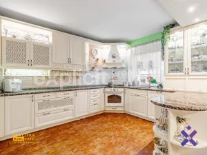 Prodej rodinného domu, Provodov, 234 m2