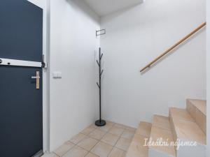 Pronájem bytu 2+kk, Praha - Vysočany, Skloněná, 64 m2