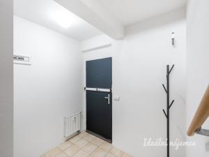 Pronájem bytu 2+kk, Praha - Vysočany, Skloněná, 64 m2