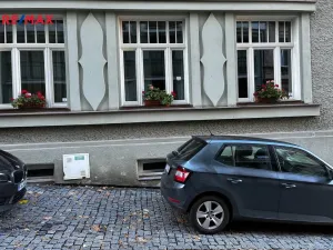 Pronájem skladu, Karlovy Vary, Moravská, 75 m2