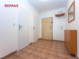 Pronájem bytu 2+kk, Praha - Kbely, Semilská, 69 m2