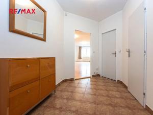 Pronájem bytu 2+kk, Praha - Kbely, Semilská, 69 m2