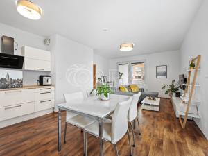 Prodej bytu 2+kk, Praha - Horní Měcholupy, Modenská, 66 m2