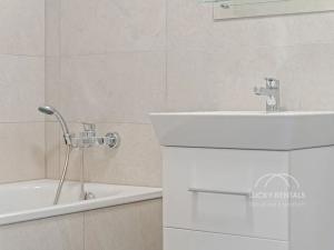 Pronájem bytu 2+kk, Praha - Chodov, Líbalova, 50 m2