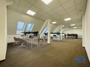 Pronájem kanceláře, Plzeň - Jižní Předměstí, náměstí T. G. Masaryka, 365 m2