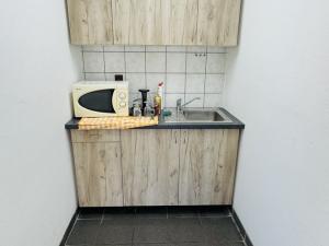 Prodej komerčního pozemku, Lišov, 3904 m2