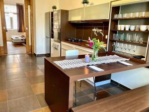 Pronájem bytu 2+1, Praha - Nové Město, Rumunská, 63 m2