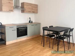 Pronájem bytu 1+kk, Praha - Smíchov, Vackové, 42 m2