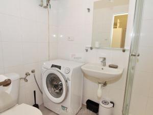 Pronájem bytu 2+kk, Praha - Smíchov, Grafická, 42 m2