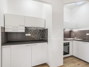 Pronájem bytu 3+1, Praha - Vinohrady, Římská, 74 m2