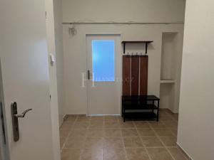 Pronájem bytu 1+kk, Praha - Vokovice, Africká, 30 m2