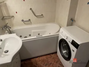 Pronájem bytu 3+1, Jindřichův Hradec - Jindřichův Hradec III, Sídliště, 68 m2