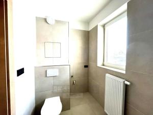 Pronájem bytu 2+kk, Kamenný Újezd, Budějovická, 42 m2