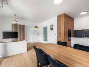 Pronájem bytu 2+kk, Praha - Libeň, Menclova, 52 m2