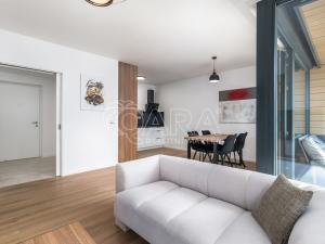 Pronájem bytu 2+kk, Praha - Libeň, Menclova, 52 m2