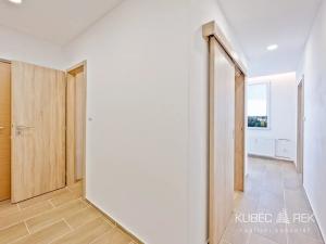 Prodej bytu 2+kk, Jindřichův Hradec, sídliště Vajgar, 43 m2