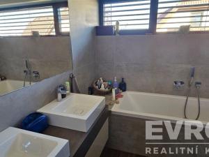 Prodej rodinného domu, Moravany, U Hájku, 197 m2